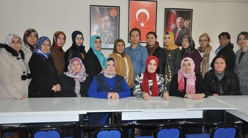 Ak Parti Boz&uuml;y&uuml;k Kadın Kolları Başkanı G&uuml;lcan Bayraktar&rsquo;dan 28 Şubat A&ccedil;ıklaması
