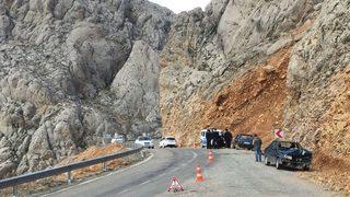 Sincik İlçesinde İki Otomobil Çarpıştı: 3 Yaralı