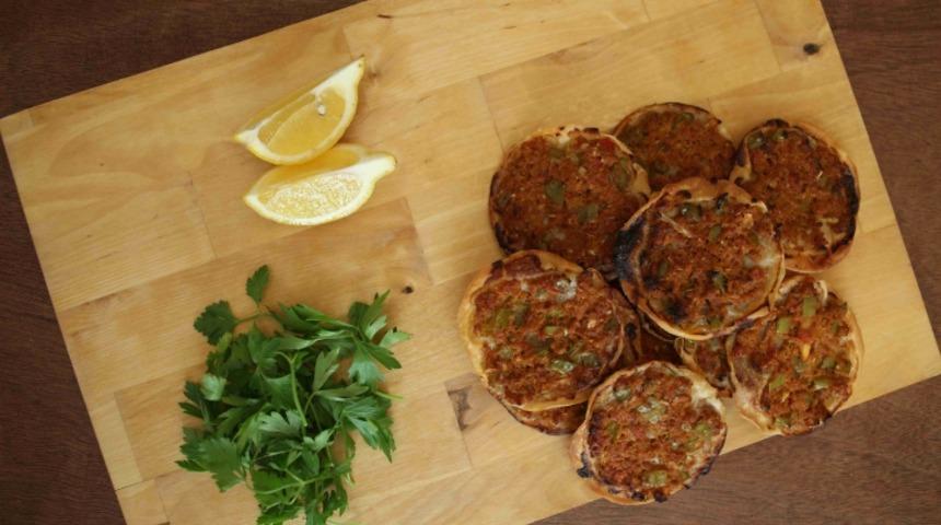 Kolay Fındık Lahmacun