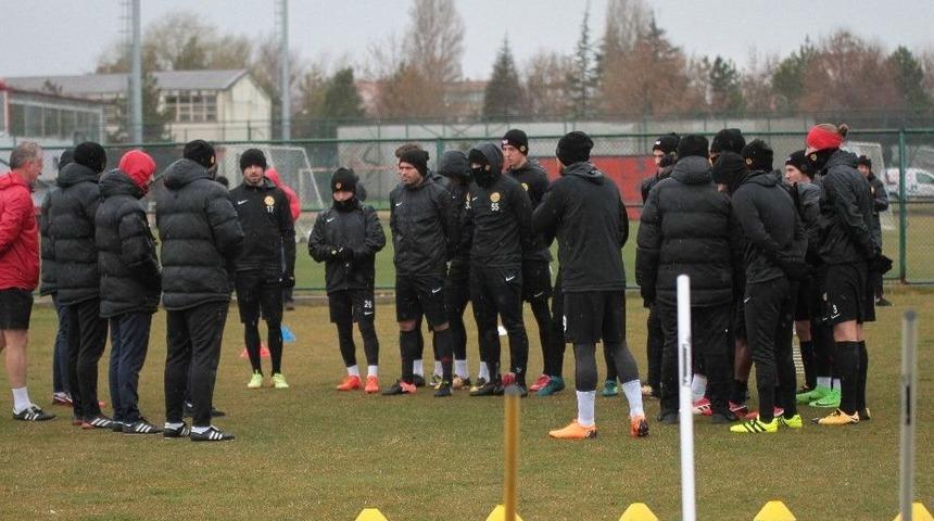 Eskişehirspor, Adana Demirspor Ma&ccedil;ına Hazırlanıyor
