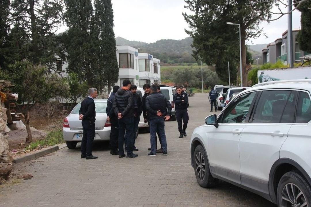 Otomobilin Bagajından Servet &Ccedil;aldılar