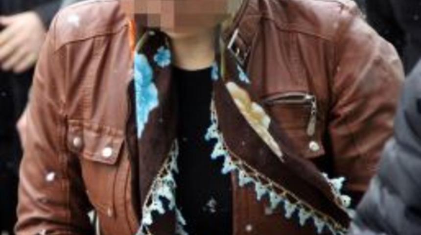 "fantezi Olsun" Diye Kandırarak Bağladığı Adamı Darp Eden Kadın Tahliye Oldu