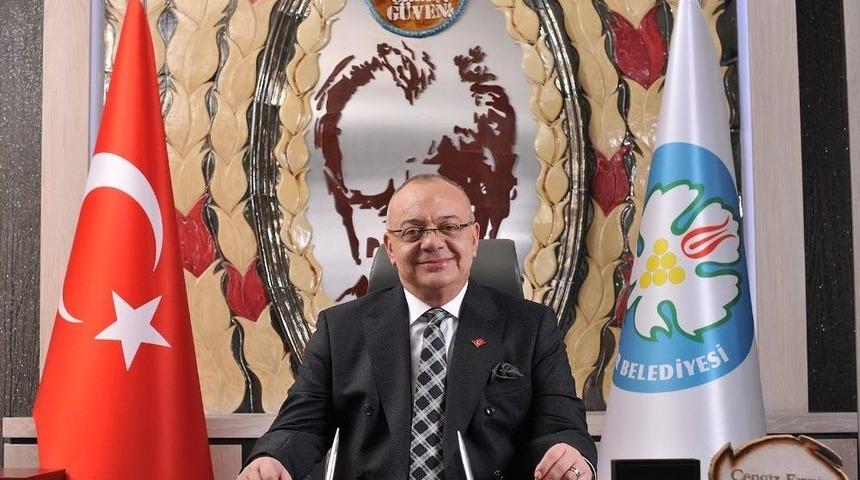 Ege Bölgesi’nin En Beğenilen Belediye Başkanı Seçildi