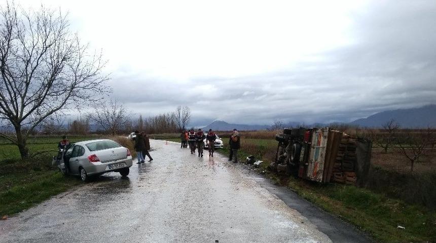 Denizli&rsquo;de Pazar D&ouml;n&uuml;ş&uuml; Kaza: 4 Yaralı