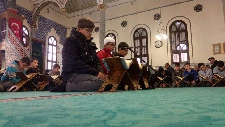 İmam Hatipli Öğrenciler Fetih Suresi’ni Okudu G4