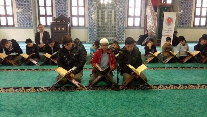 İmam Hatipli Öğrenciler Fetih Suresi’ni Okudu G5