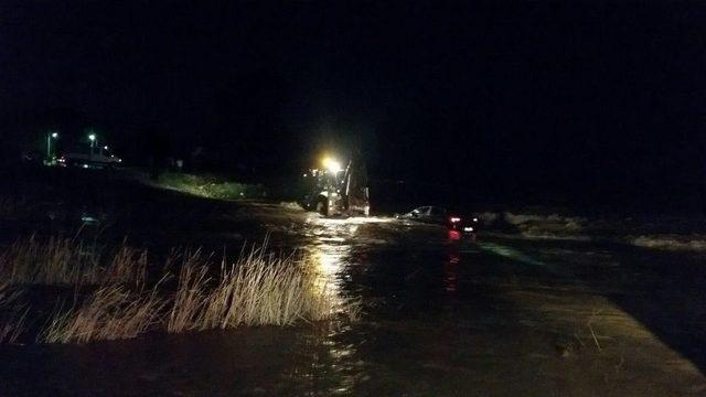 Muğla’da Araç Denize Sürüklendi: 1 Ölü, 1 Kayıp