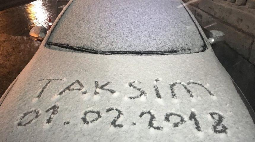 İstanbul&rsquo;da Kar Yağışı Başladı