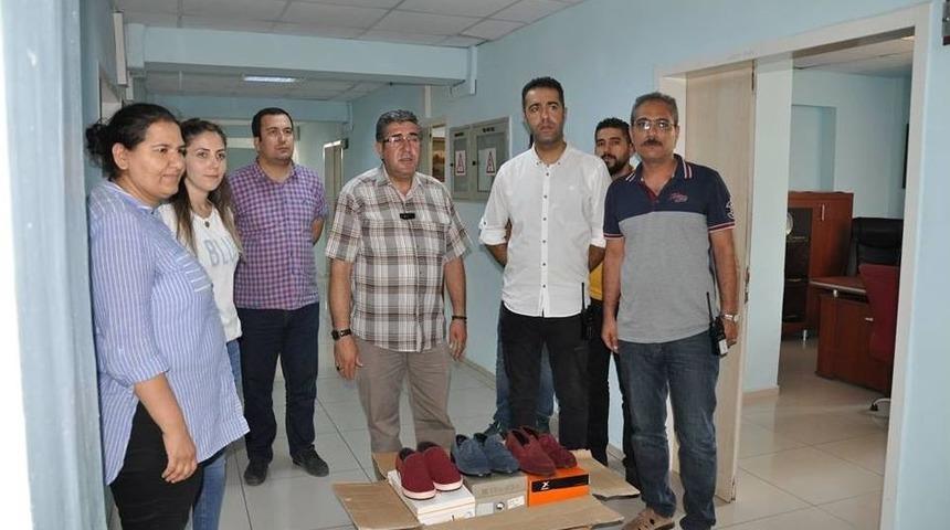 Gazeteci Akan&rsquo;dan Anlamlı Hediye