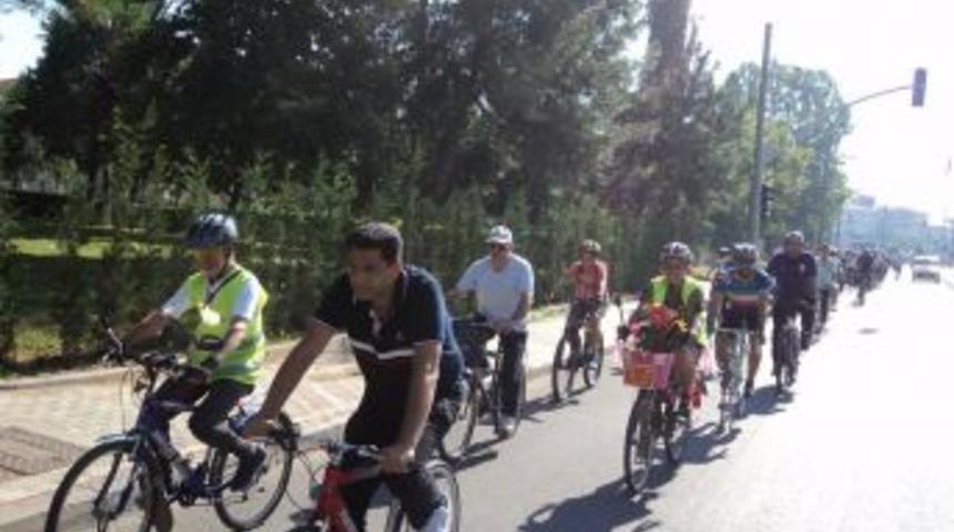 İzmit&rsquo;te Pedallar Demokrasi Şehitleri İ&ccedil;in &Ccedil;evrilecek