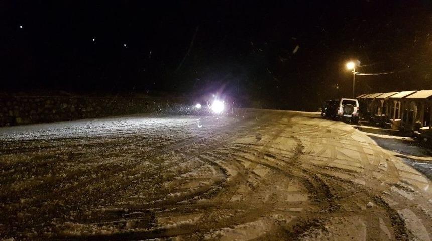 Bartın&rsquo;da Fırtına Ve Kar Yağışı Hayatı Olumsuz Etkiliyor