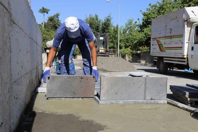 İbadethanelerin Çevre Düzenleme Çalışmaları Devam Ediyor