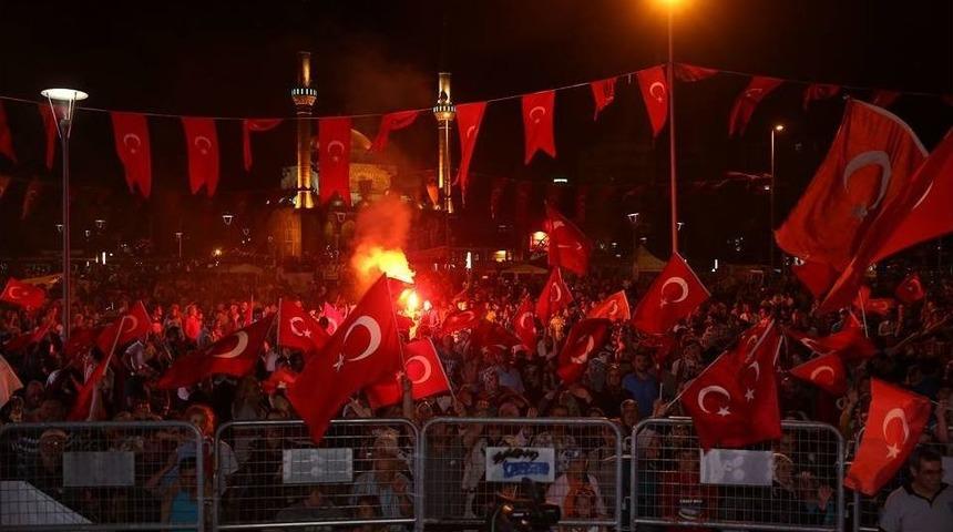 B&uuml;y&uuml;kkılı&ccedil;, "15 Temmuz T&uuml;rk Milletinin Yeniden Diriliş Tarihidir"