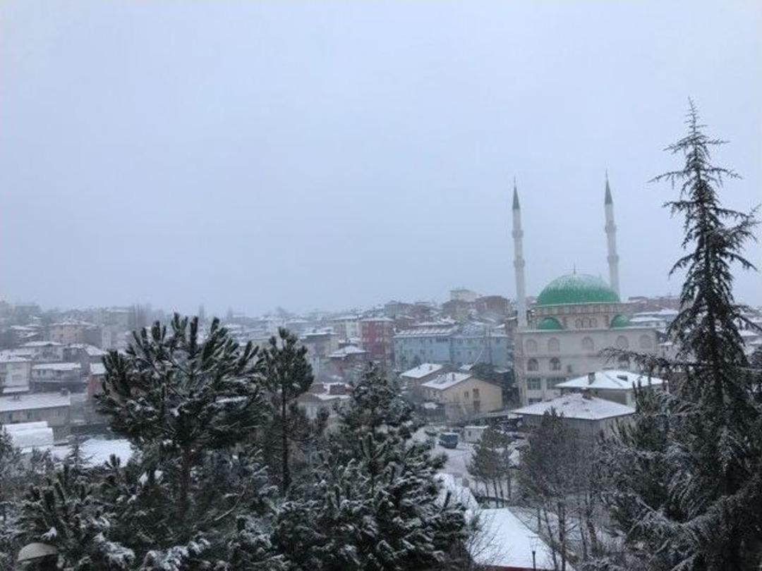 Kar Yağışı Bursa&rsquo;nın Dağ Y&ouml;resinde Etkili Oluyor