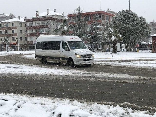 Akçakoca’da Kar Yağışı Eğitimi Etkilemedi