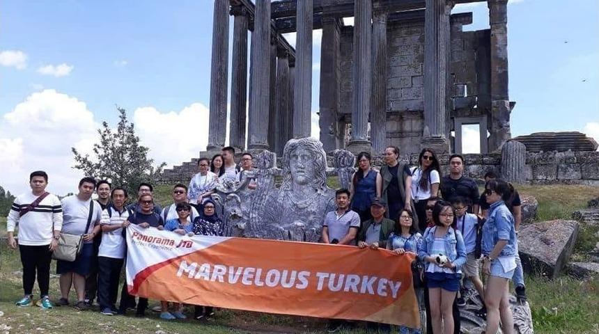 Aizonai Antik Kenti&rsquo;ne D&uuml;nyanın D&ouml;rt Bir Yanından Ziyaret&ccedil;i Akını