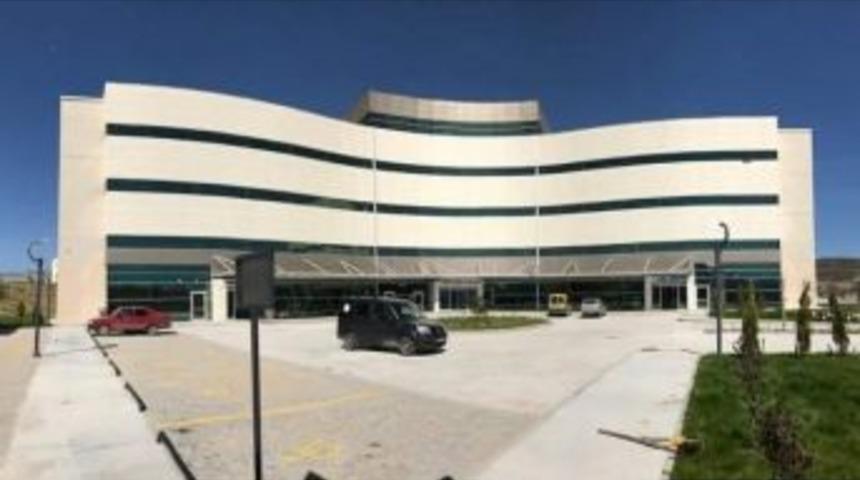 Yeni Hastanenin Adı Dr. Fazıl Doğan Emet Devlet Hastanesi Oldu