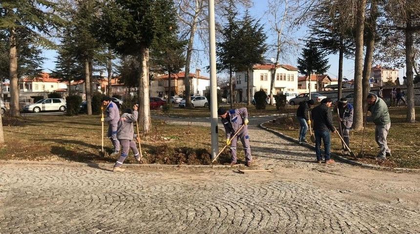 Beyşehir&rsquo;in Park Ve Yeşil Alanlarında Bahar Mesaisi