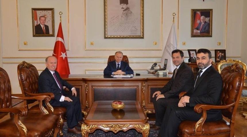 Vali Ceylan Yeşilay Derneği Yöneticilerini Ağırladı