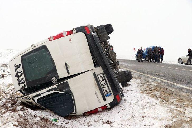 Aksaray’da Öğrenci Minibüsü Devrildi: 18 Yaralı G1
