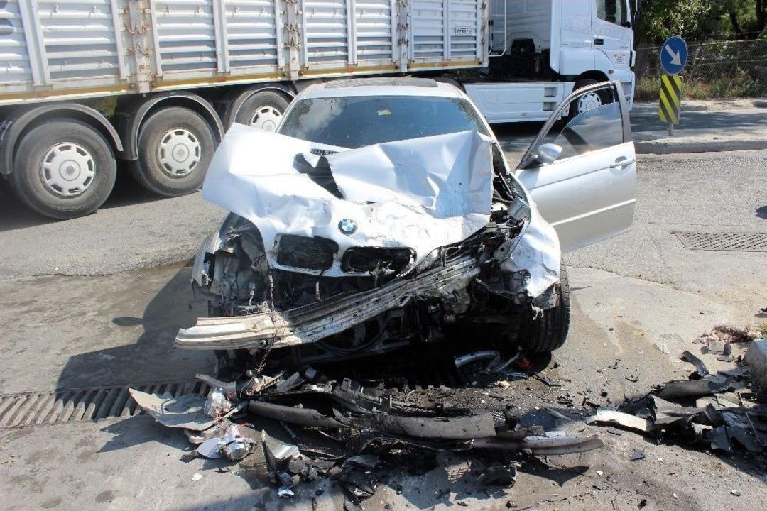 (ozel) Hadımk&ouml;y&rsquo;de Kaza: 2&rsquo;si Asker 3 Kişi Yaralı