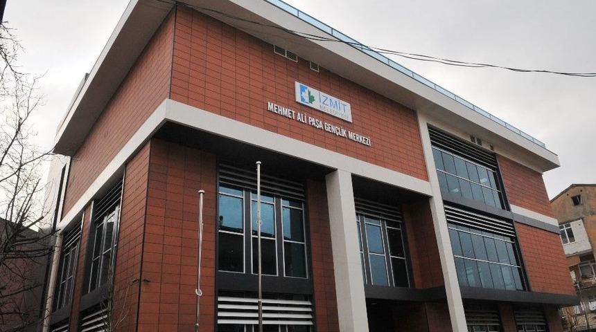İzmit&rsquo;e 2 Gen&ccedil;lik Merkezi