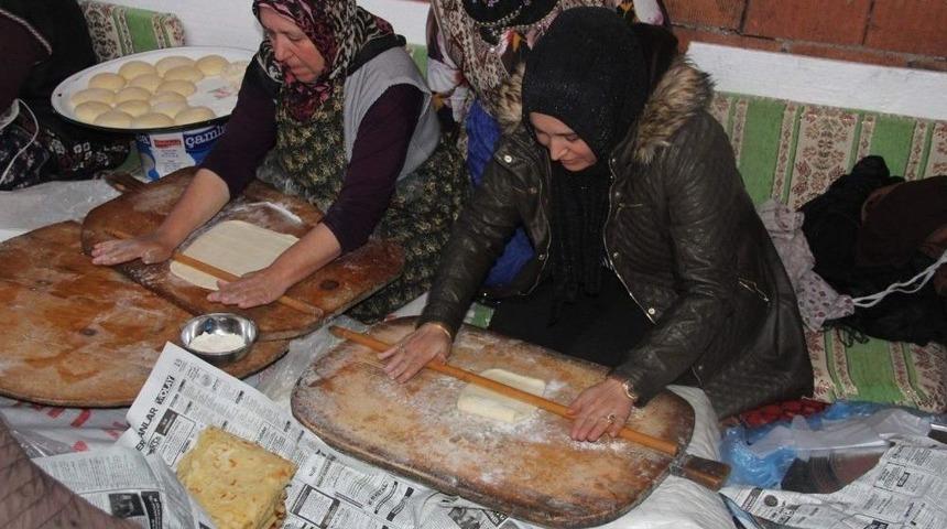 &Ccedil;avdarhisarlı Kadınlar, Zeytin Dalı Harekatı İ&ccedil;in G&ouml;zleme Yaptı