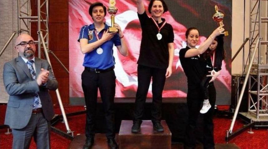 Yenimahalleli Eyl&uuml;l&rsquo;den Bilardo Şov