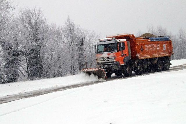 Bolu Dağında Kar Yağışı Devam Ediyor