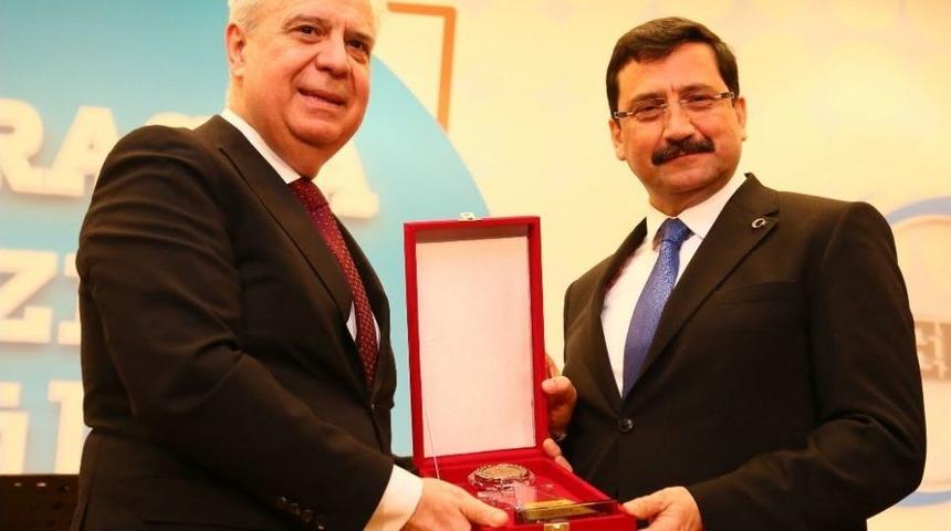 Başkan Ak’a Avrasya Hizmet Ödülü