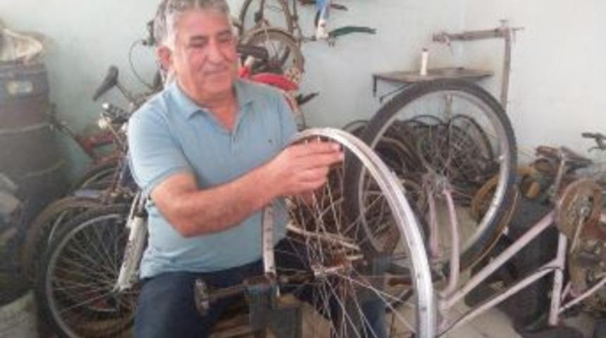 35 Yıldır Bisiklet Tamir Ediyor