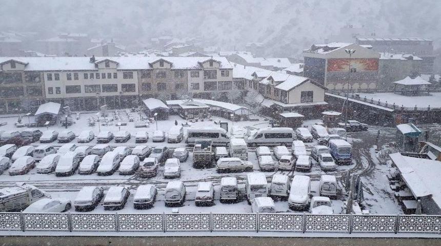 G&uuml;m&uuml;şhane&rsquo;de Mart Kapıdan Baktırdı