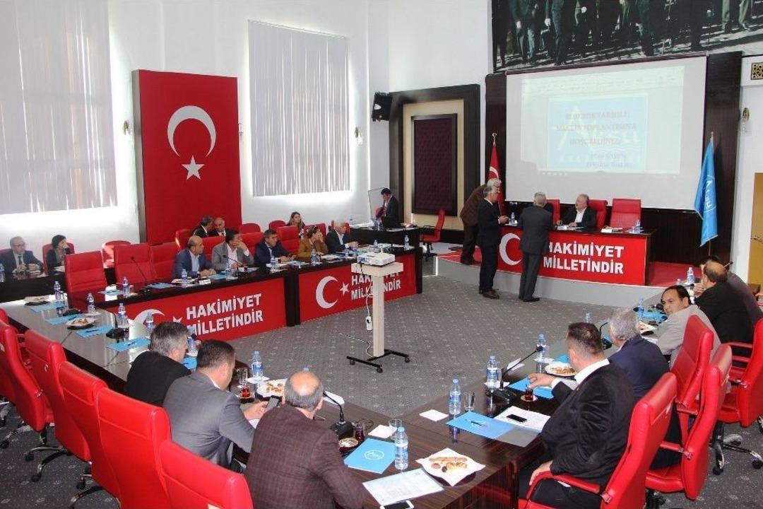 Mazeret G&ouml;stermeden Meclise Gelmediler