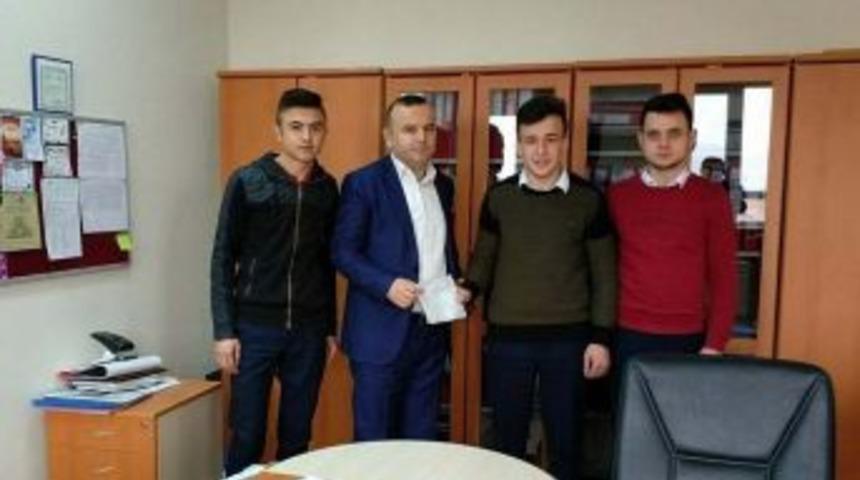 Hisarcık’ta Lise Öğrencileri Harçlıklarını Mehmetçiğe Bağışladı