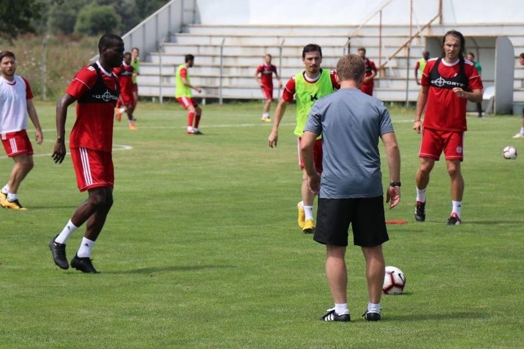 Sivasspor, İkinci Etap &Ccedil;alışmalarına Bolu&rsquo;da Devam Ediyor
