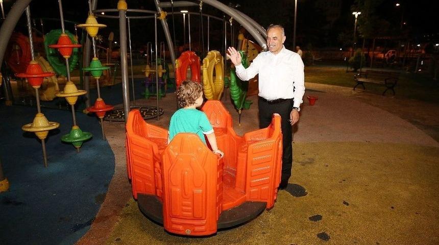 Başkan Tekintaş, &Ccedil;ocuklar Ve Vatandaşlarla İ&ccedil; İ&ccedil;e