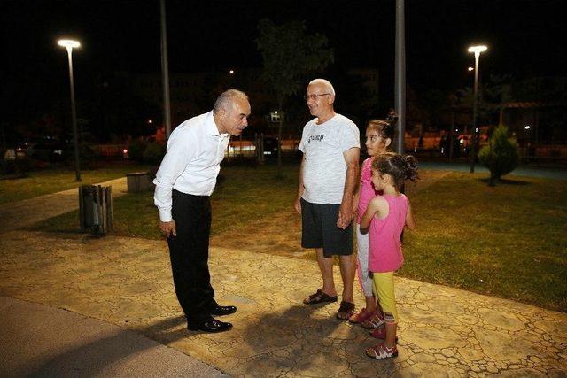 Başkan Tekintaş, Çocuklar Ve Vatandaşlarla İç İçe