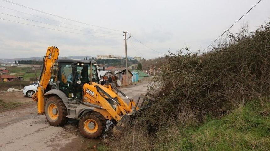 Adapazarı Belediyesi Her G&uuml;n 3 Farklı Mahalleyi Temizliyor