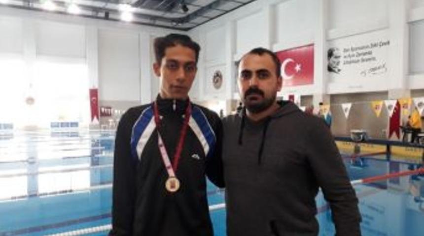 G&ouml;rme Engelli Y&uuml;z&uuml;c&uuml; T&uuml;rkiye Şampiyonu Oldu