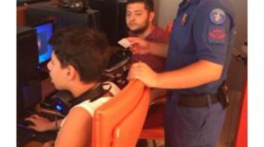 Jandarmadan &rsquo;&ccedil;ocuklarımız G&uuml;vende&rsquo; Operasyonu