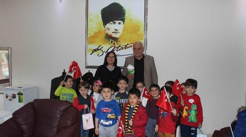 Başkan Kara&ccedil;elik&rsquo;e Anaokulu &Ouml;ğrencilerinden Ziyaret