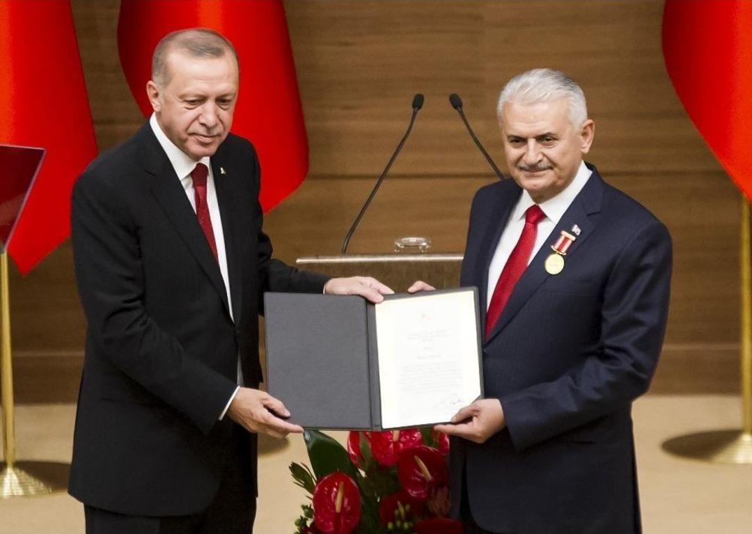Yıldırım: "şahsıma Tevdi Edilen Bu Şeref Madalyasını 40 Yılı Bulan Devlet Ve Millet Hizmeti İle Eşsiz Yol Arkadaşlığımızın Bir Nişanesi Olarak G&ouml;r&uuml;yorum"