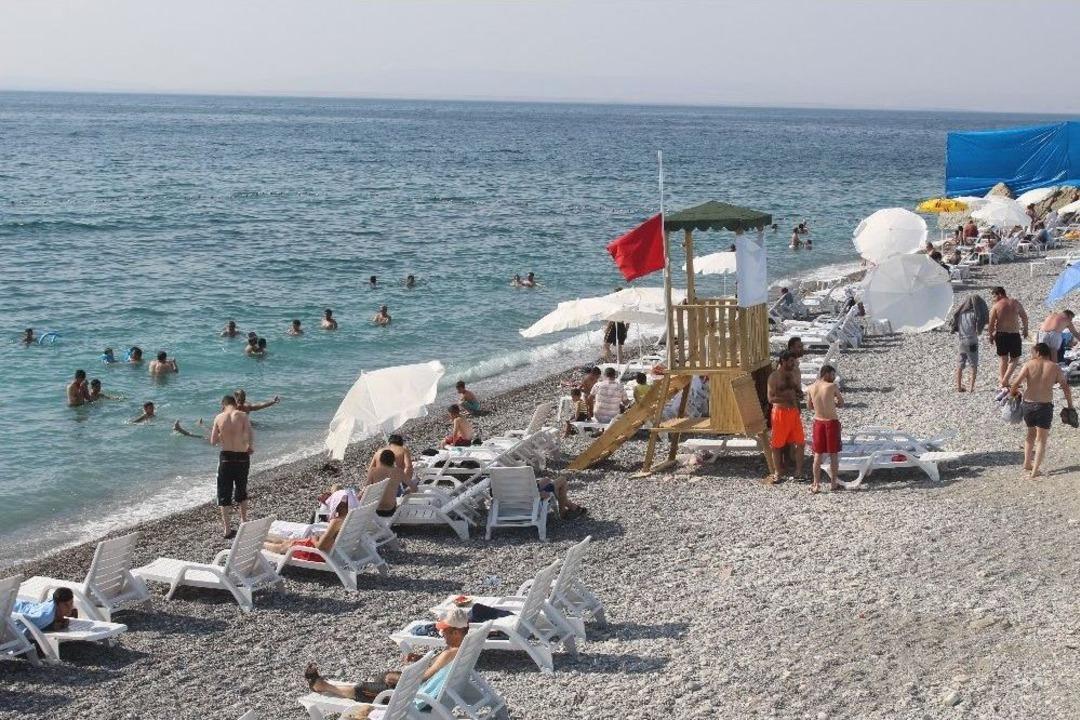 Van&rsquo;ın &rsquo;mavi Bayraklı&rsquo; Plajı Akdeniz Sahillerini Aratmıyor