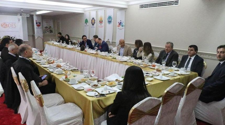 Dezavantajlı Ve Su&ccedil;a S&uuml;r&uuml;klenen Gen&ccedil;ler Meslek Sahibi Oluyor