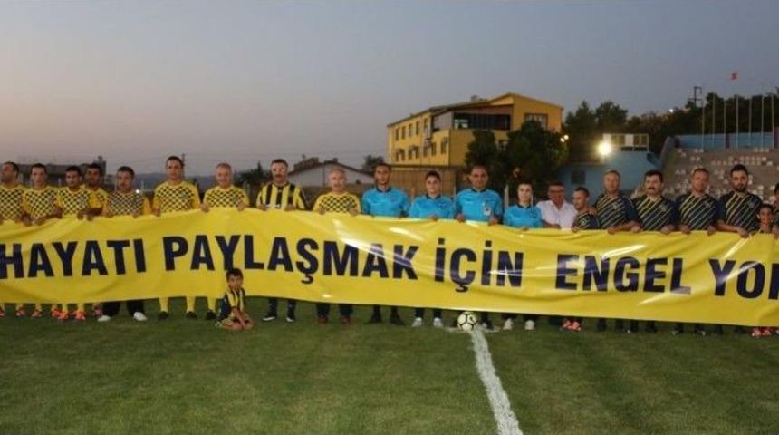 Mardin Protokol&uuml;, Engellilerle Halı Sahada Buluştu