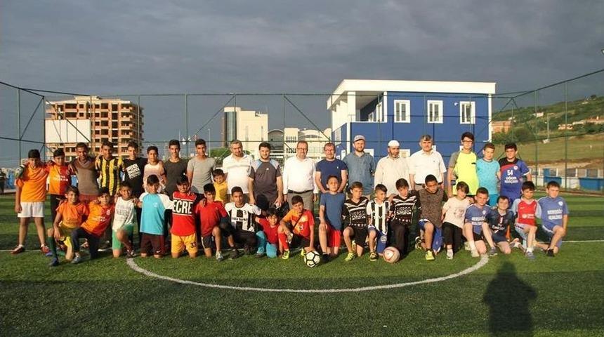 Samsun&rsquo;da Gen&ccedil;leri K&ouml;t&uuml; Alışkanlıklardan Korumak İ&ccedil;in Futbol Turnuvası D&uuml;zenlendi