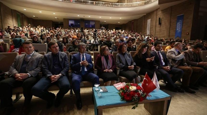 Kişisel Gelişim Uzmanı Demirkıran, Gaziantepli Gen&ccedil;lerle Buluştu