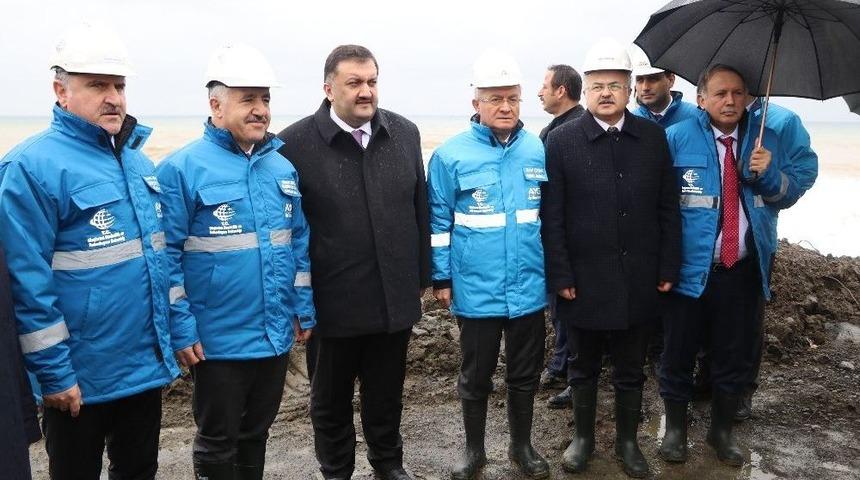 Bakan Arslan Rize-artvin Havalimanı Dolgu Sahasında İncelemelerde Bulundu