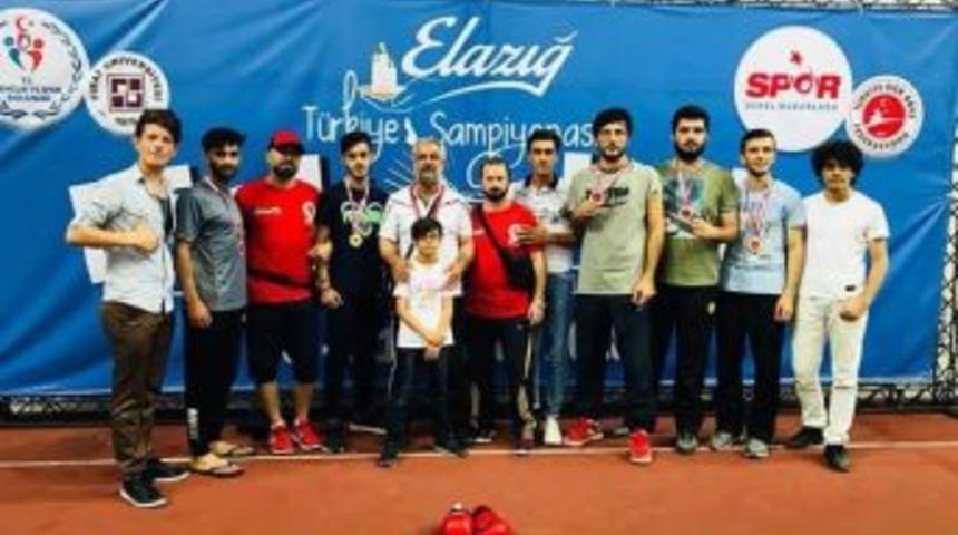 Malatya B&uuml;y&uuml;kşehir Belediyespor Kickboks Sporcuları Elazığ&rsquo;dan Dereceyle D&ouml;nd&uuml;