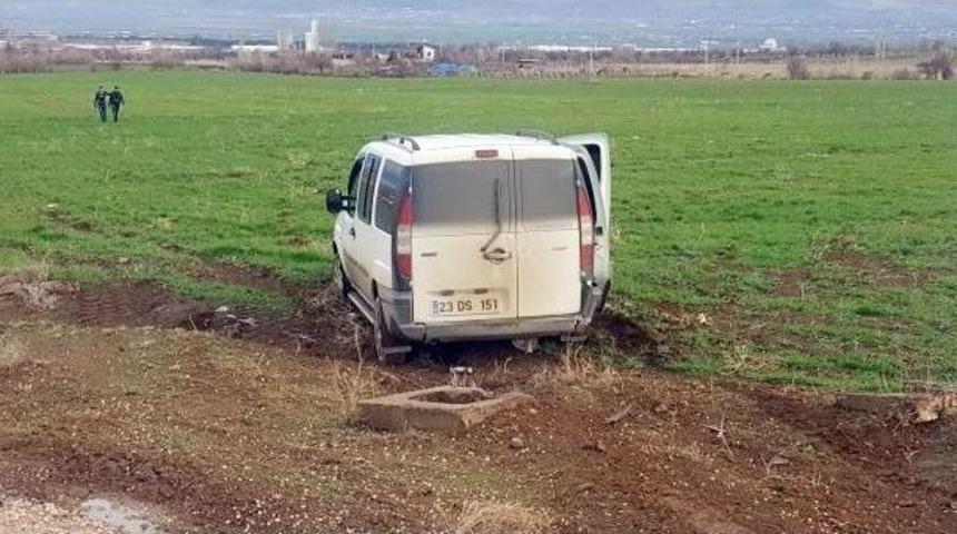 &Ccedil;akar Lambalı Ara&ccedil;la Ka&ccedil;an Uyuşturucu Tacirleri Yakalandı